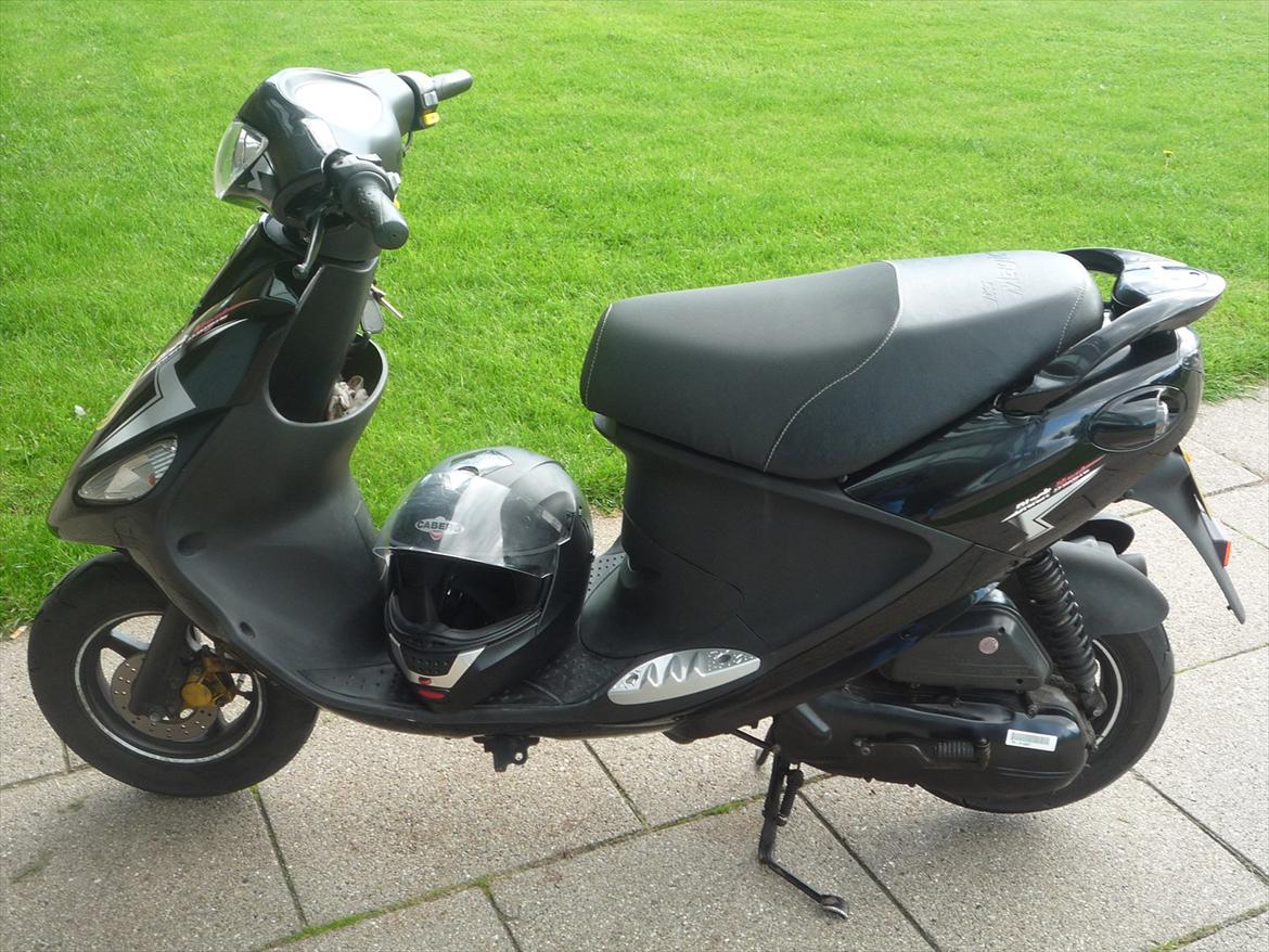 PGO Black Magic billede 2