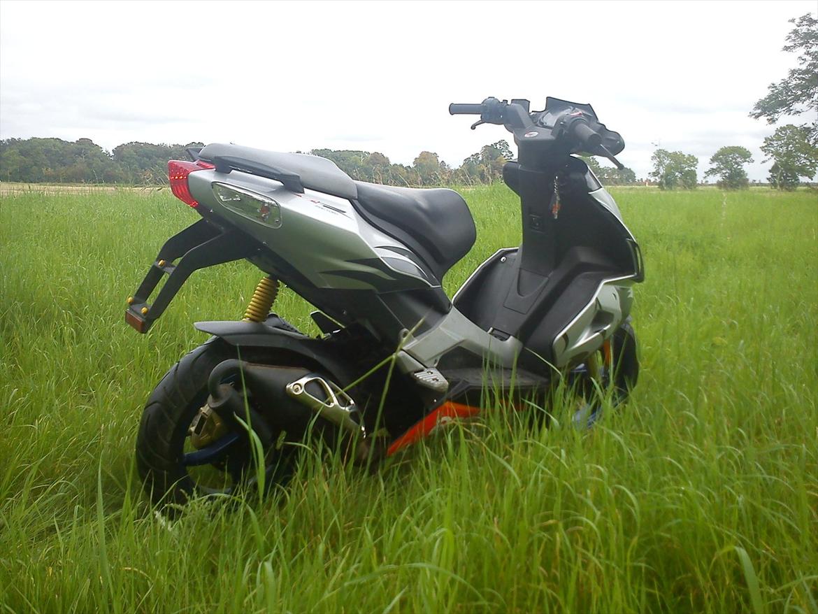 Aprilia SR50 R Factory billede 4