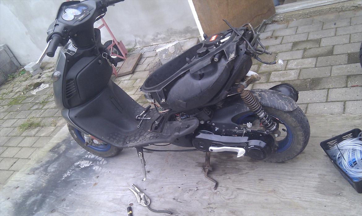 Aprilia Sonic Ac "Hverdagspony" - Er ved at skifte karbu, membran og andet guf :D billede 15