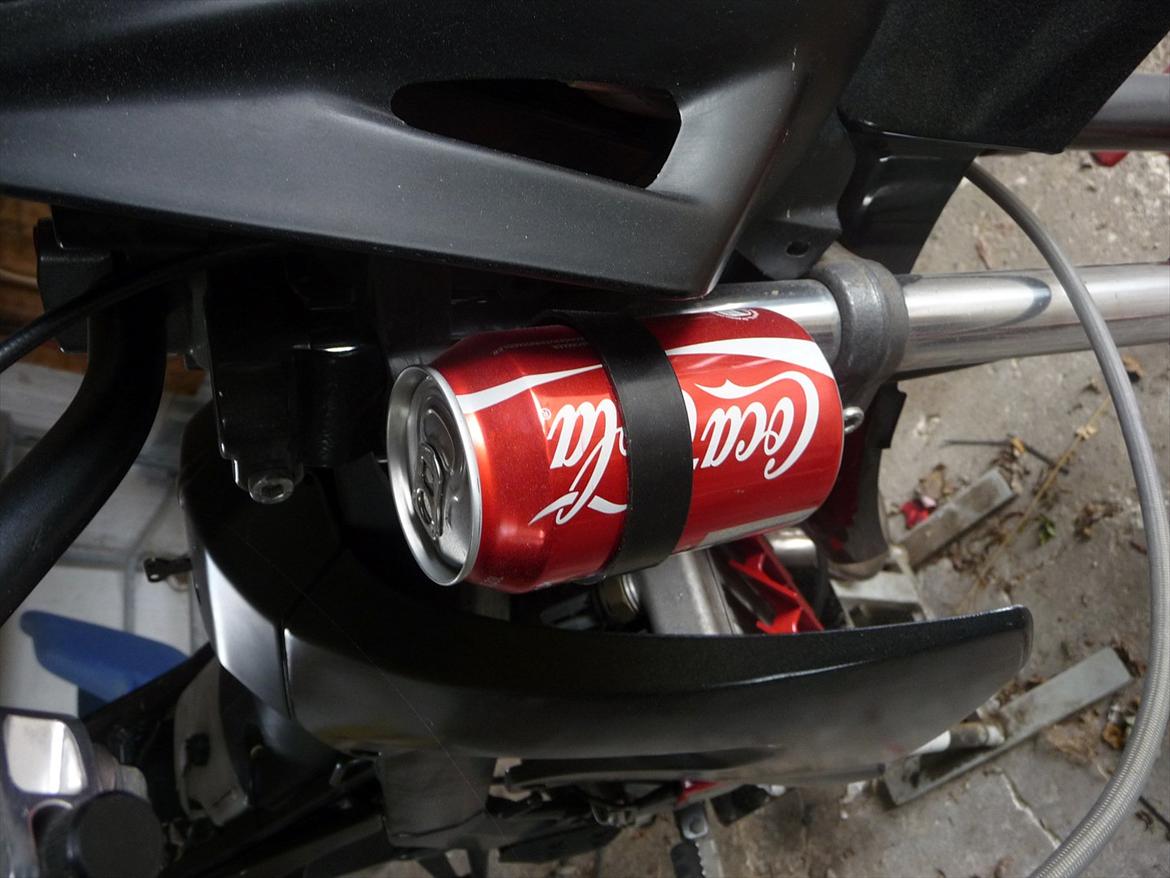 Derbi Senda SM Extreme LC DD (2) - smart lillle øl holder :D billede 19