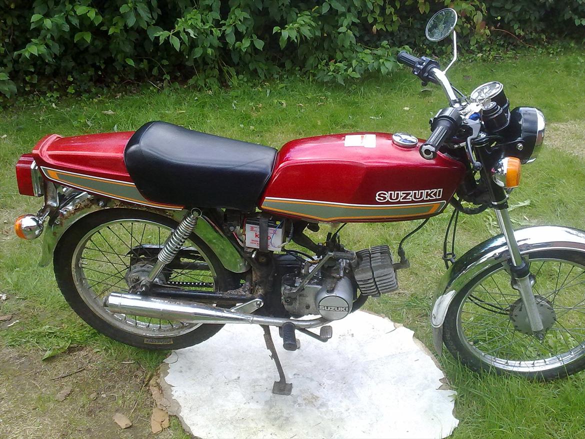 Suzuki DM50 Samurai - Havde sideskjoldet.. tog det bare af der, da jeg skulle kigge på batteriet billede 7