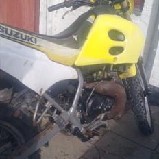 Suzuki rmx