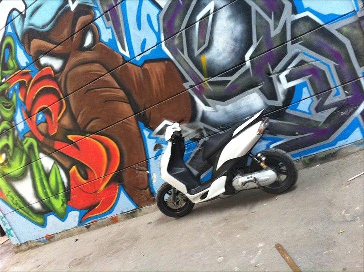 Yamaha jog R <Tidliger scotter> billede 3