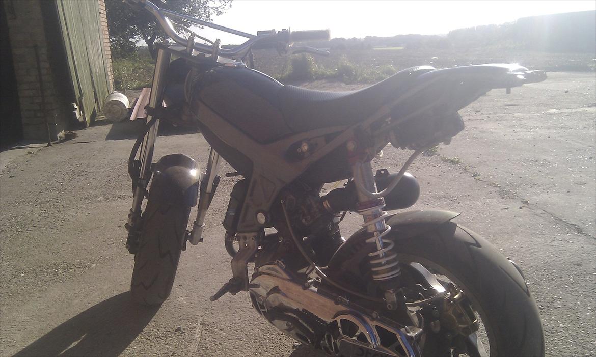 Suzuki STREETROX LC DD EVO2 STREETFIGHTER billede 8