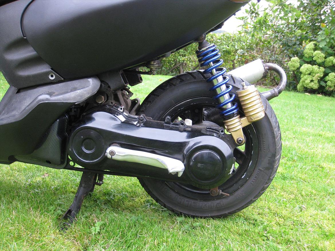 Aprilia Sonic GP  - Standard kickstarterarm, og anden støddæmper. billede 8