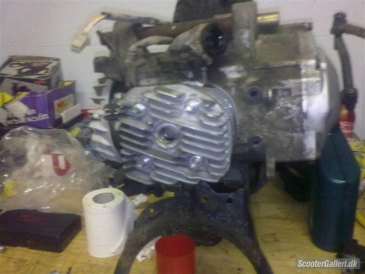 Yamaha jog R - da jeg skiftet cylinder. billede 8