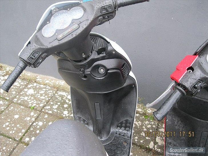 Aprilia sonic byttet til jog r billede 3