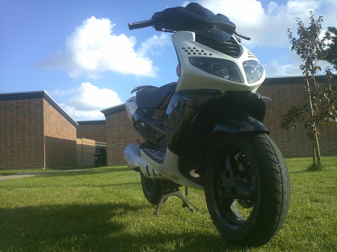 Peugeot Speedfight 2 *SOLGT* billede 3