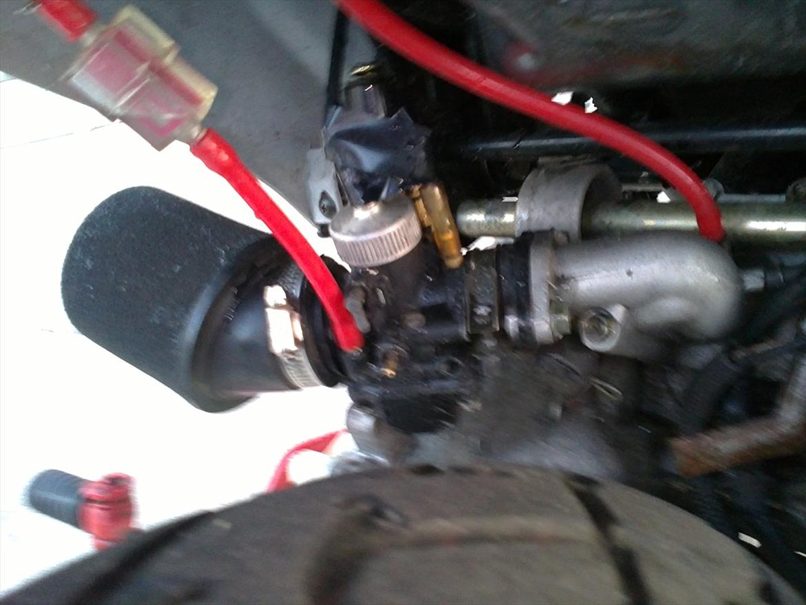 PGO HOT 50 SP  - 19mm dellorto karburator med skum filter og nogen andre membran plader billede 12