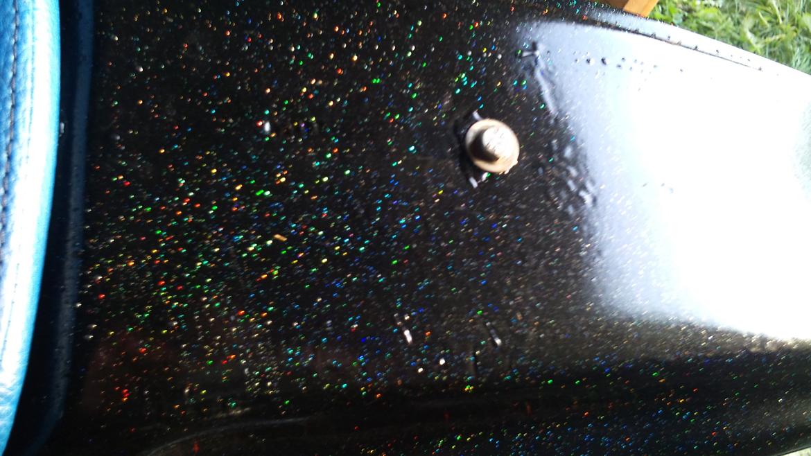 Suzuki Rmx - BlackEdition [SOLGT] - Et billede så man kan se effekten / glitteret. billede 13