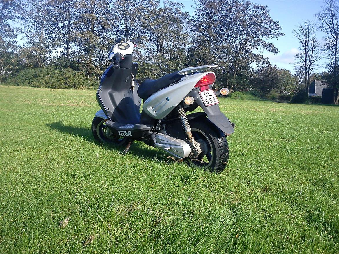 Keeway F-ACT  45 scooter, SOLGT billede 17