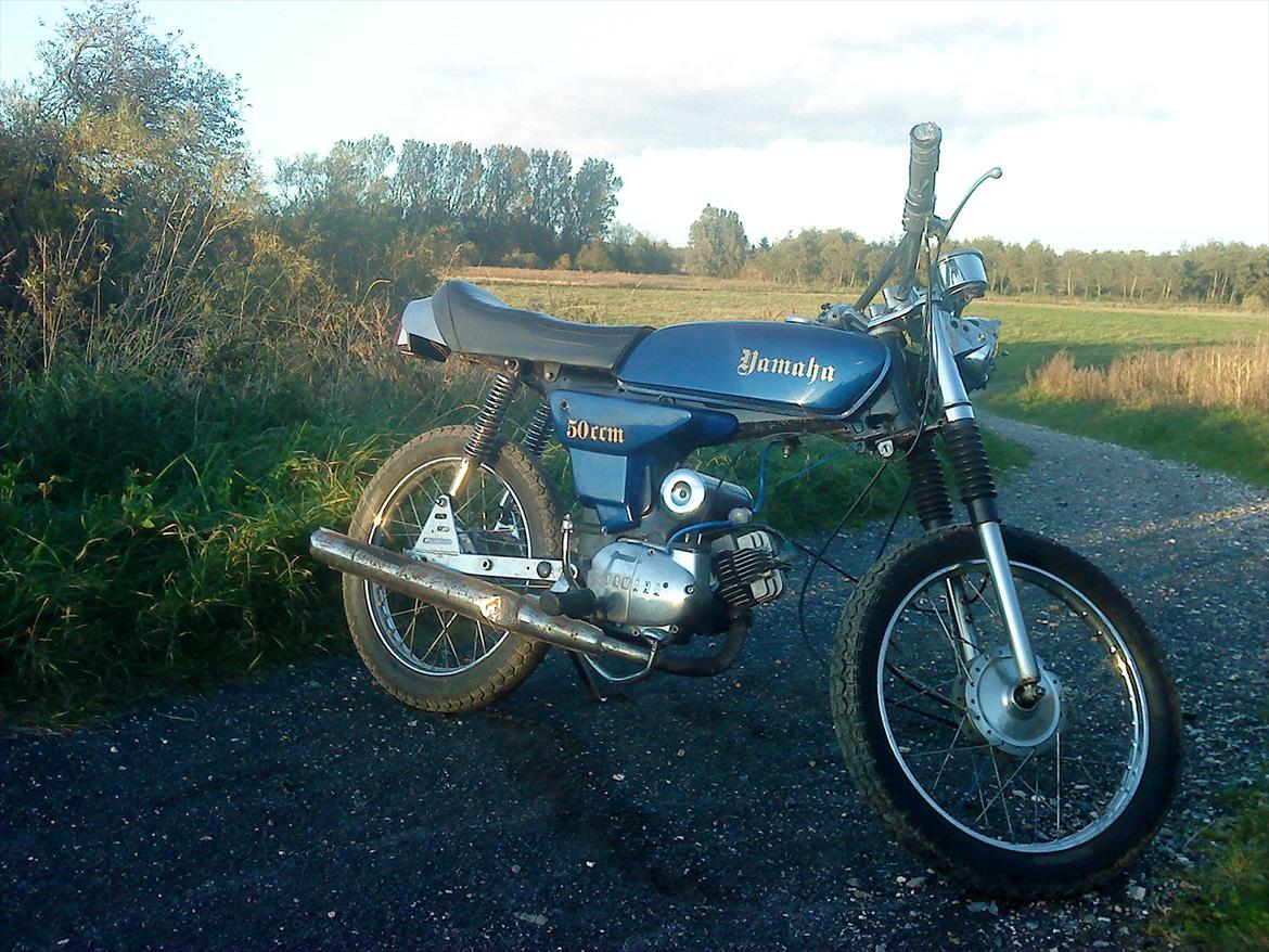 Yamaha FS1 4 gear K1.. - som den står nu den 8/10 -2011 :D DEN ER IKKE FÆRDIG ENDNU ! ny uds., originalt ligene sæde, original bagsvinger, ny original bagfælg osv. osv. osv. er købt... tjek evt. mit nyeste fotoalbum :D billede 4