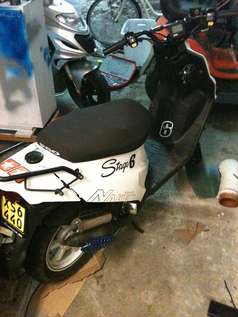 PGO Hot Naked billede 4