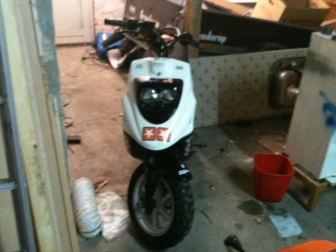 PGO Hot Naked billede 8