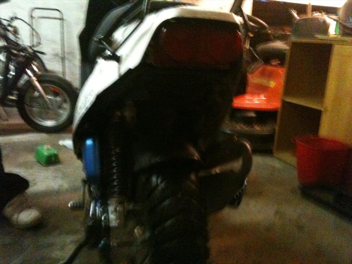 PGO Hot Naked billede 20