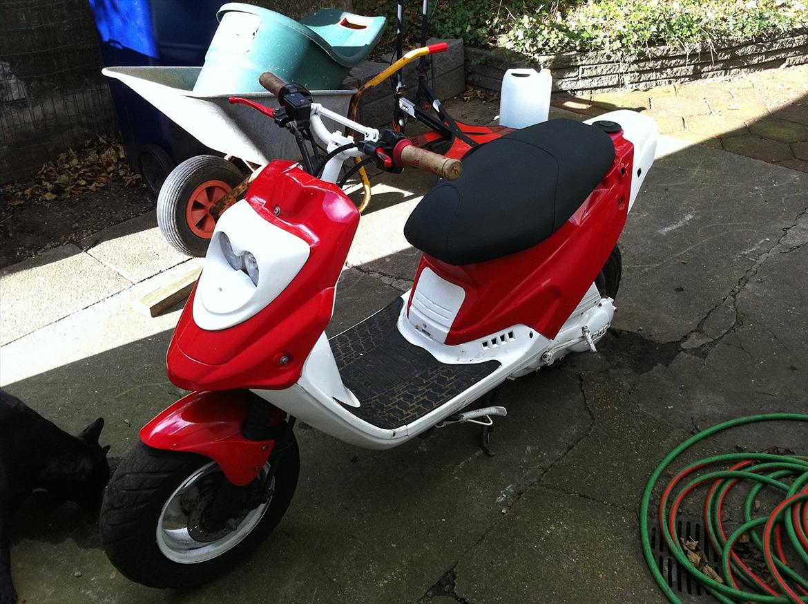 PGO Hot 50 [SOLGT] - Hot 50 billede 1