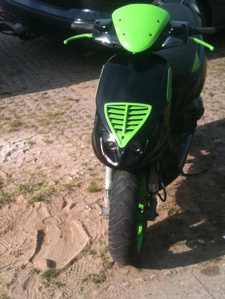 Piaggio NRG MC³ - ca 10 min efter den var færdig malet og samlet billede 10