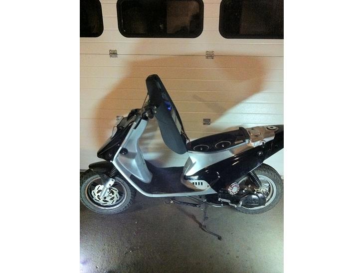 {{currentPhoto.altText}} billede {{currentPhoto.number}}