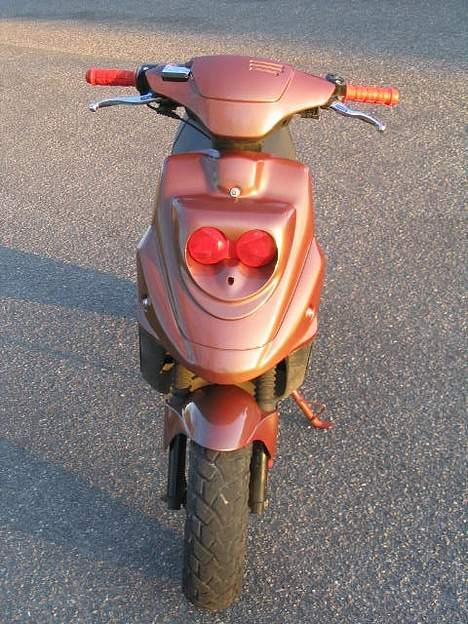 PGO Hot50  - hot,hottere hottest.... som den står nu bare med røde progrip håndtag....  billede 12