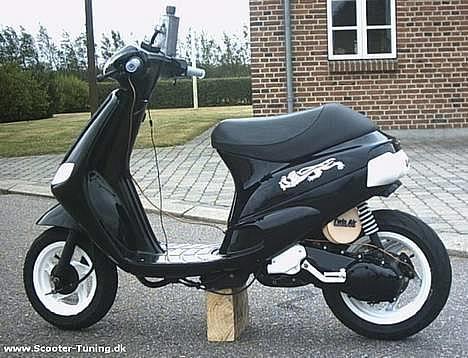 Piaggio Zip LC - 17.68 HK - Zip´en som den så ud to timer efter vi havde samlet den, og knap en time inden turen gik til Als træf 2003 billede 7