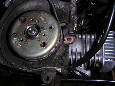 Yamaha             jog FS  - her er dens motor hvor man kans e det helt 100% nye 47,6 lige er kommet på.. billede 1