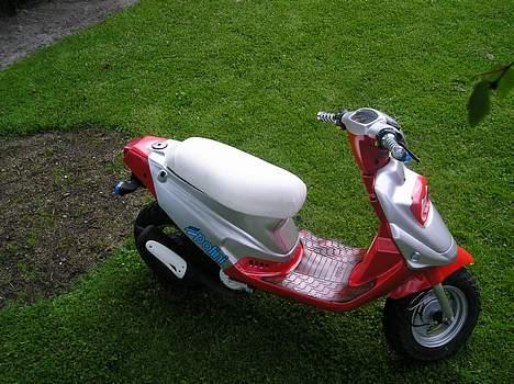 PGO Hot50 Ferrari-ed SOLGT billede 9