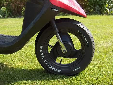 Yamaha Jog FS - Bemærk også at Yamaha-mærkerne i benskjoldet er malet hivde ! billede 6