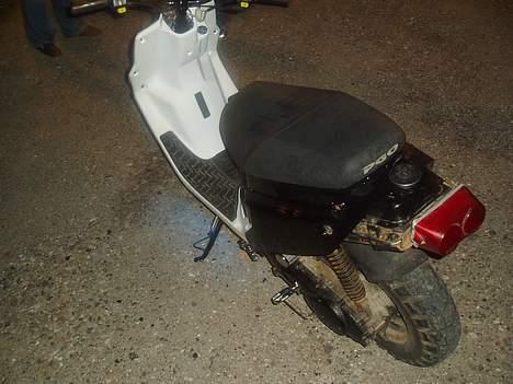 PGO Hot50 SOLGT - jaah, skal nok fjerne rust en eller anden dag :P billede 5