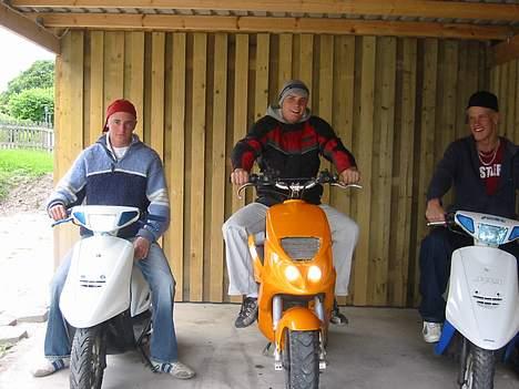 Yamaha jog fs solgt - uha nogle farlige karle... og dennis der spiller bred billede 13