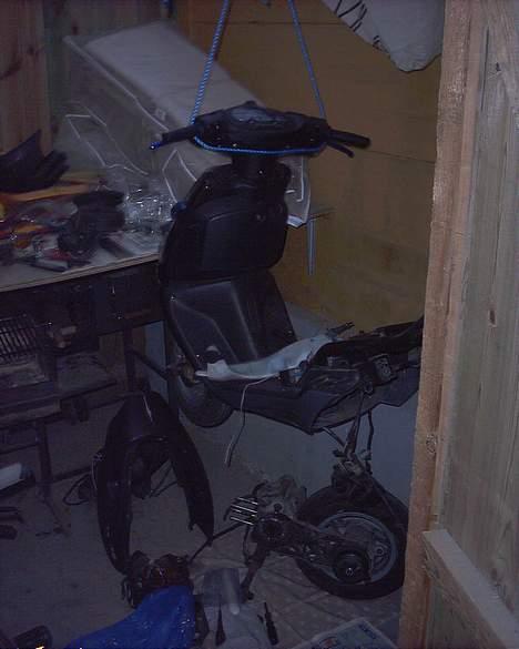 Aprilia Sonic  Til Salg ! - Som min Sonic står PT. ( Undskyld Billed kvaliteten )   ¤ 12-06-05 ¤ billede 7