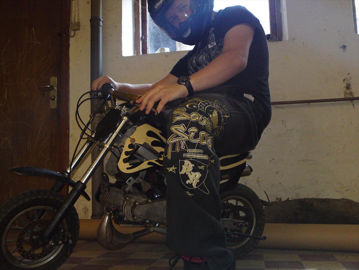 MiniBike DirtBike 49cc - Så kan i rigtig se størrelses foreskellen billede 6