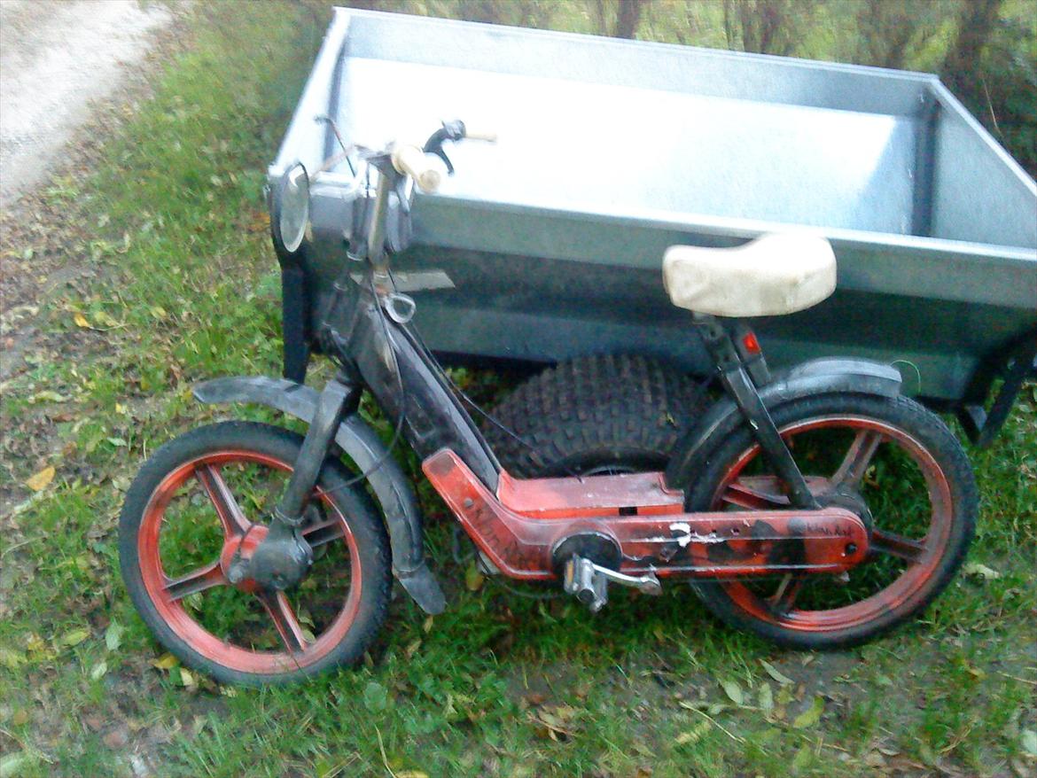 Vespa Ciao Pasta Negra AC ND - Den flotte lakering er lavet af ukendte rollespils-nørder, hos den tidligere ejer :) billede 4