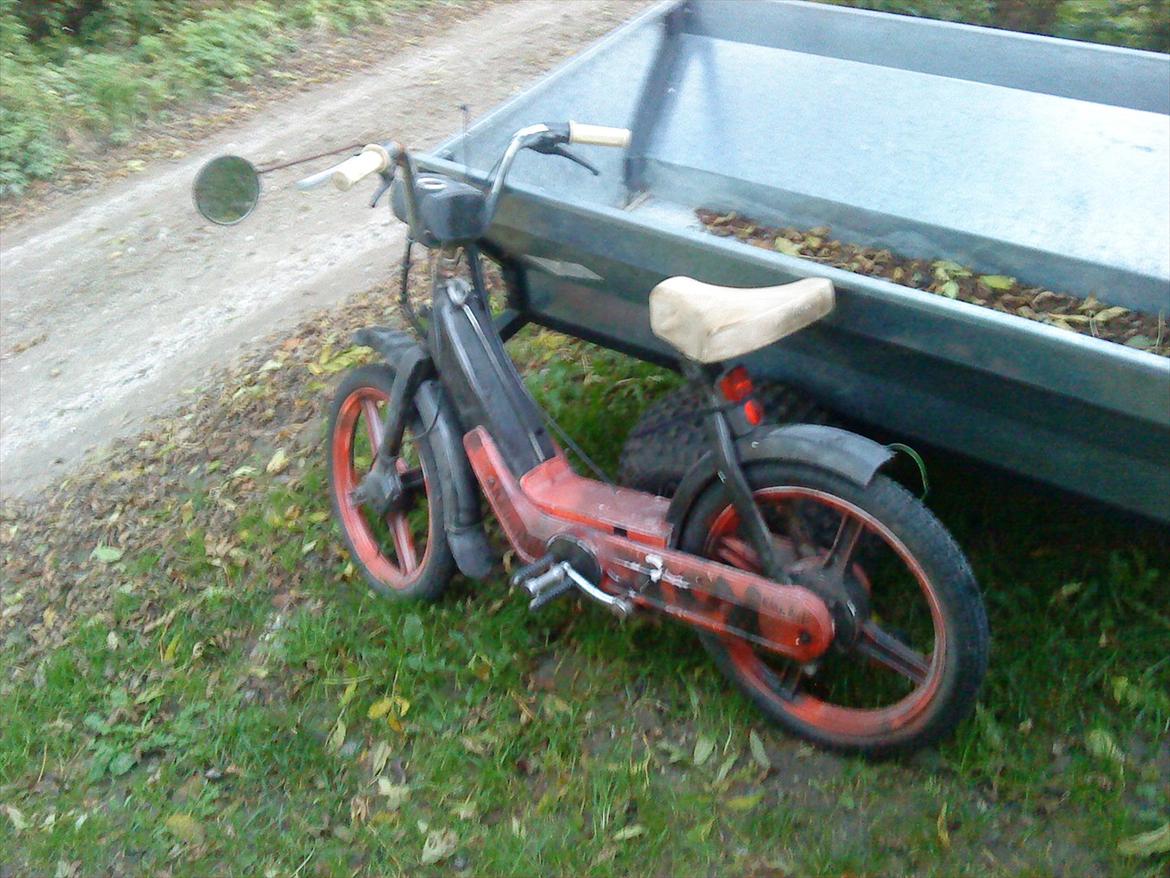 Vespa Ciao Pasta Negra AC ND - Den flotte lakering er lavet af ukendte rollespils-nørder, hos den tidligere ejer :) billede 5