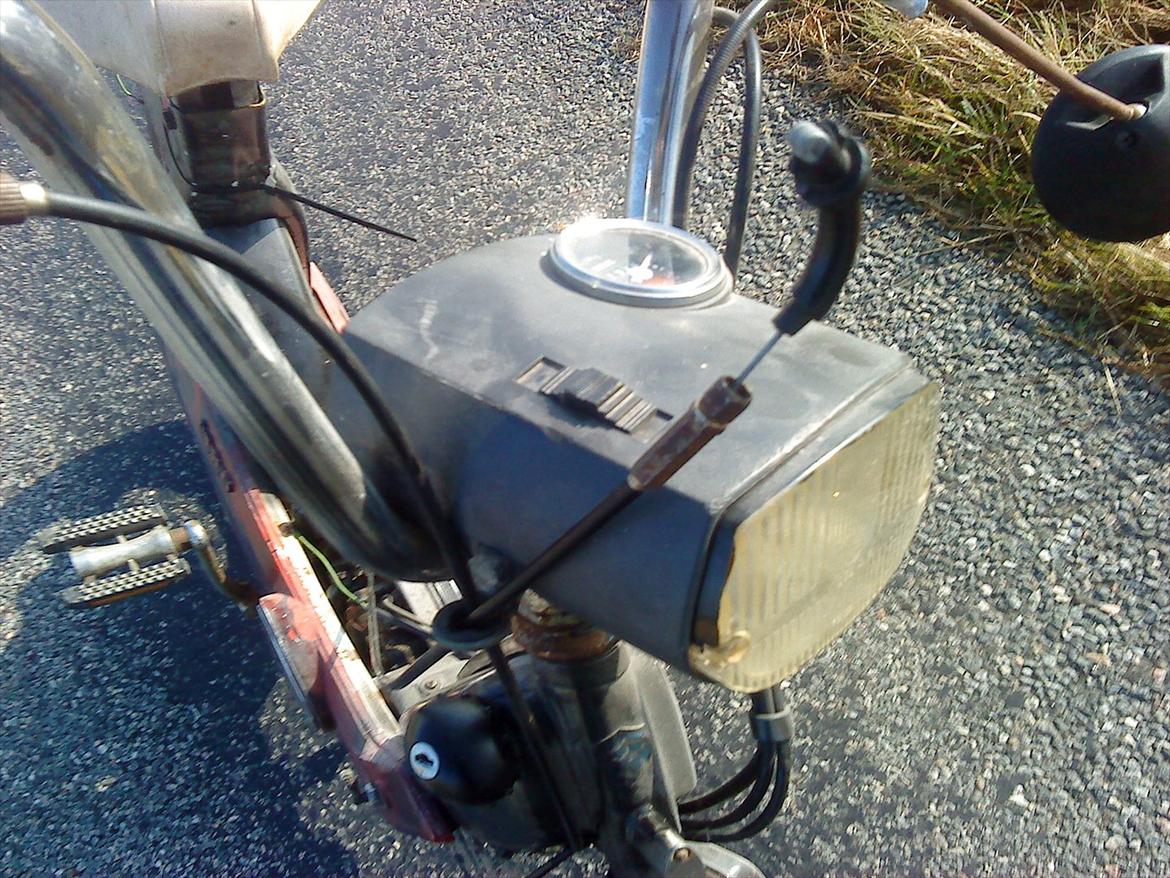 Vespa Ciao Pasta Negra AC ND - Gas-kablet som man skal hive i for at give gas :) billede 12