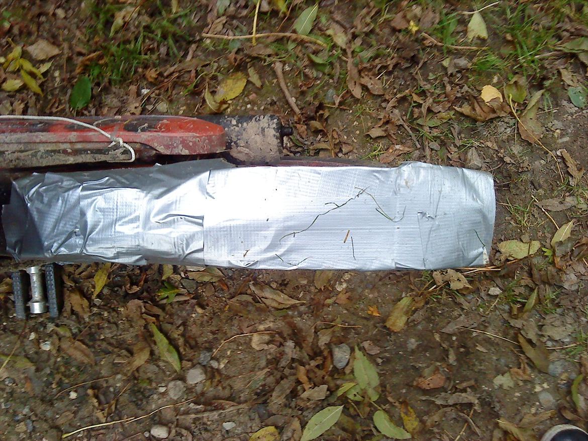 Vespa Ciao Pasta Negra AC ND - Hjemmelavet bagskærm, lavet af et stykke pap, en gasbetonblyant... og gaffa billede 16