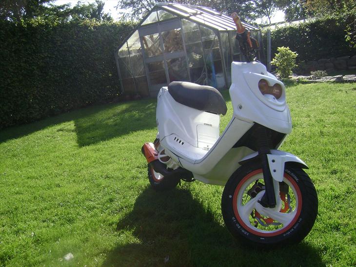 {{currentPhoto.altText}} billede {{currentPhoto.number}}