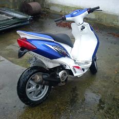 Yamaha jog R " bluetop" Solgt