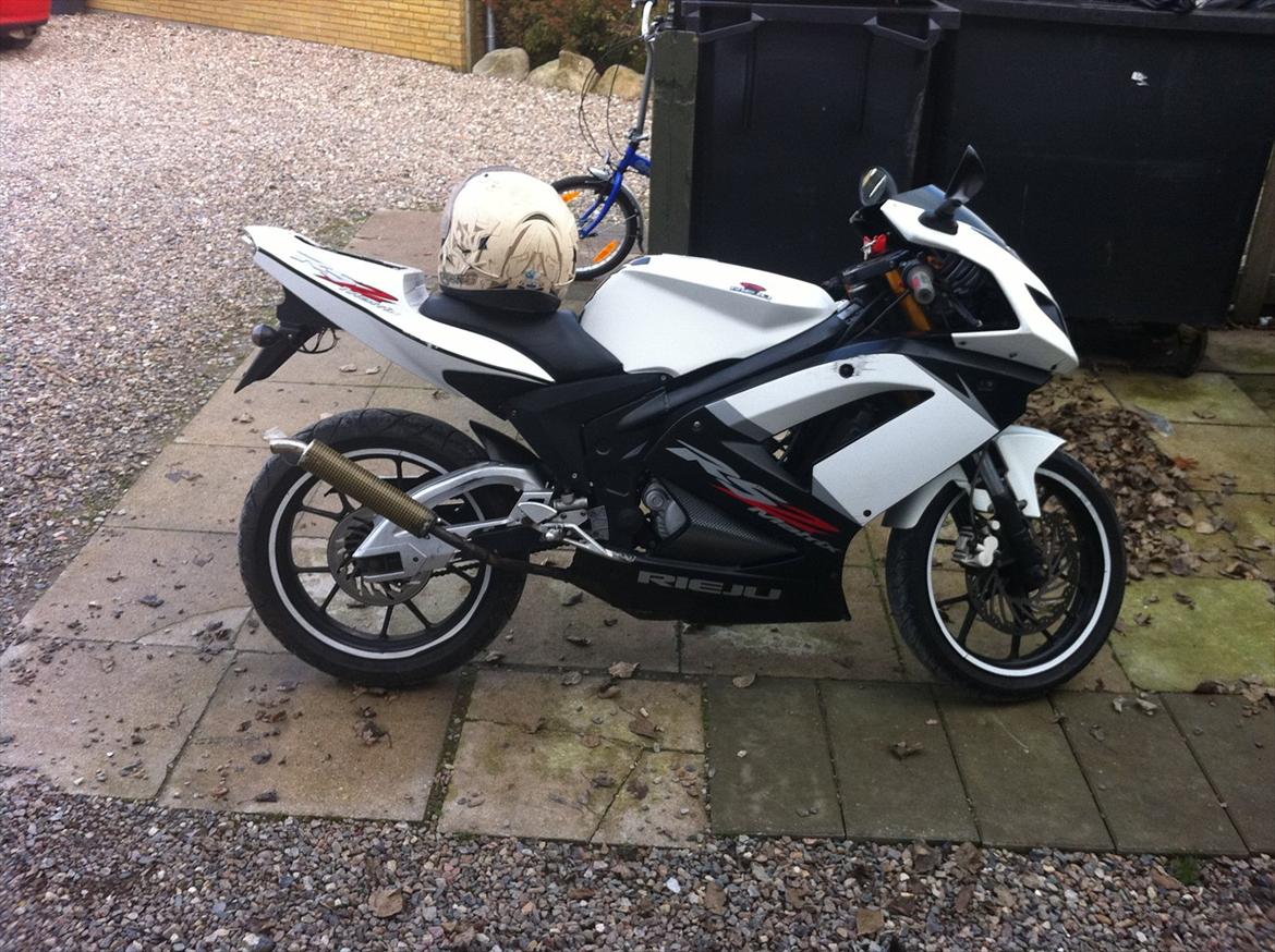 Rieju RS2 Matrix special Pro solgt - har selv taget;) og køre fucking godt
det er den beste knallert man kan få billede 3