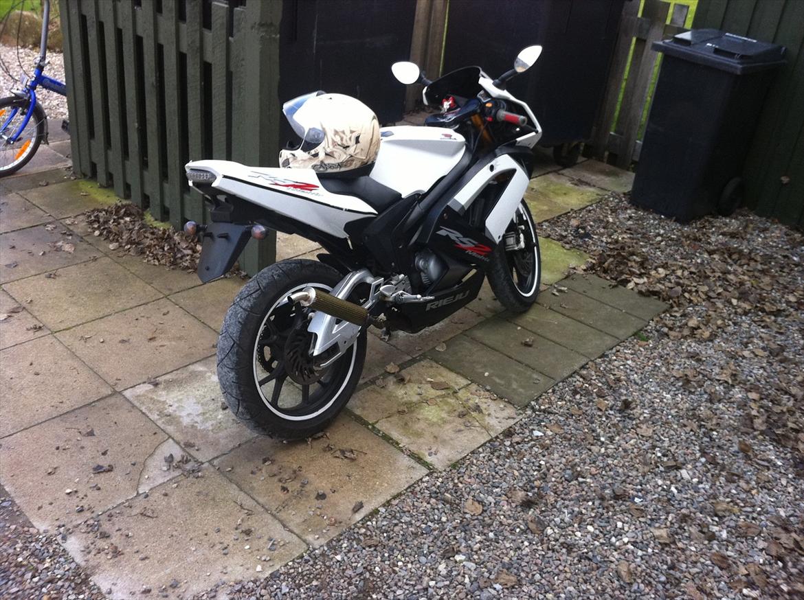 Rieju RS2 Matrix special Pro solgt - har selv taget;) og køre fucking godt
det er den beste knallert man kan få billede 4