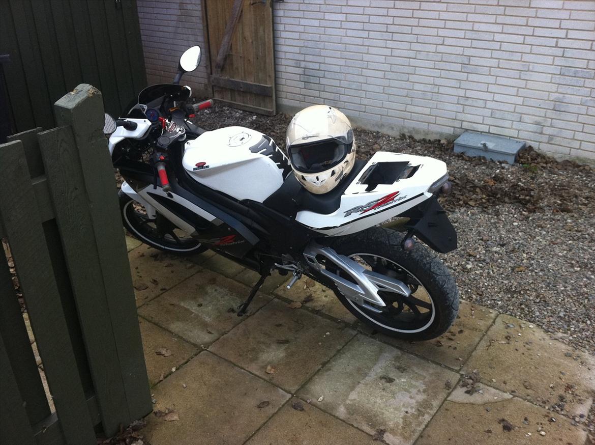 Rieju RS2 Matrix special Pro solgt - har selv taget;) og køre fucking godt
det er den beste knallert man kan få billede 5