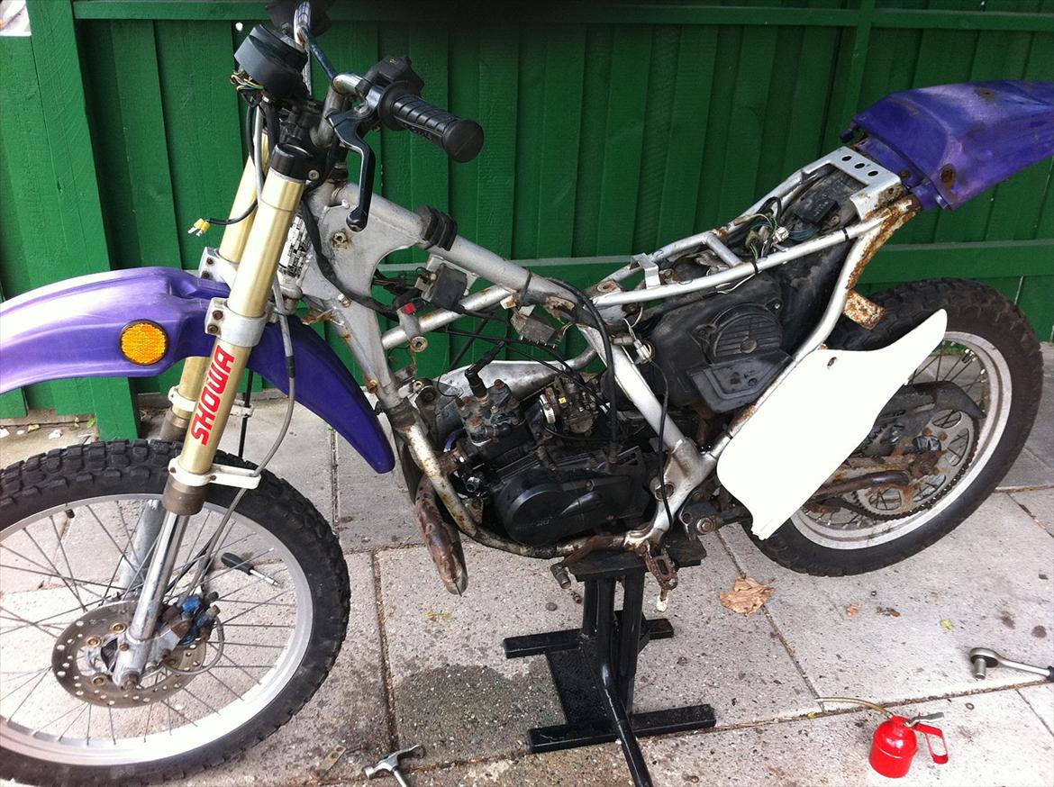 Suzuki RMX (Solgt) - under afmonteringen af de forskellige dele billede 8