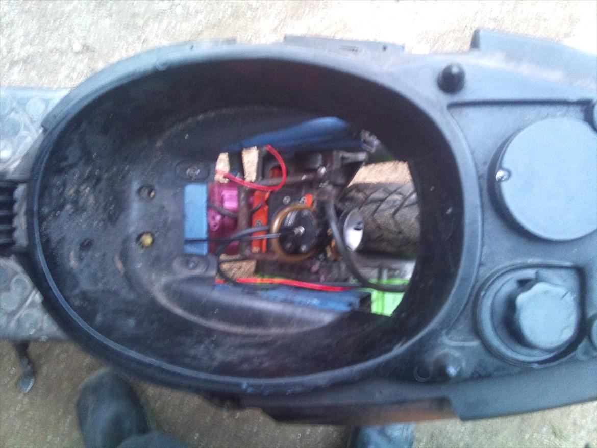 Aprilia Sonic GP duo ost (solgt) billede 5