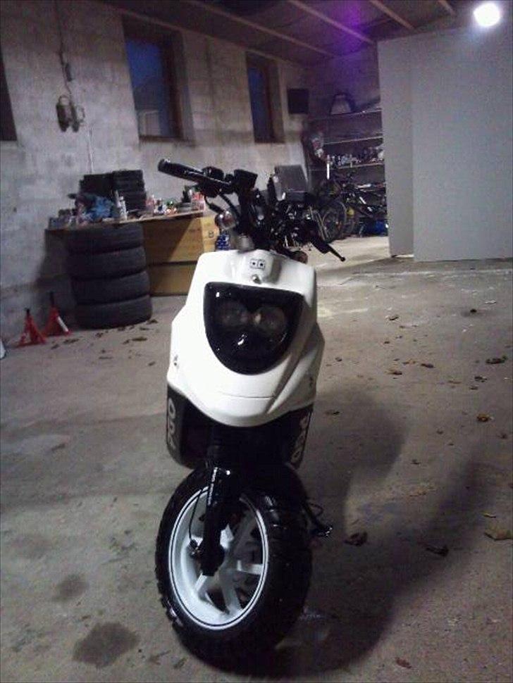 PGO Hot 50 Naked billede 2