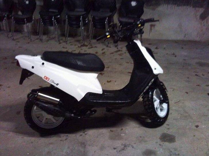 PGO Hot 50 Naked billede 3