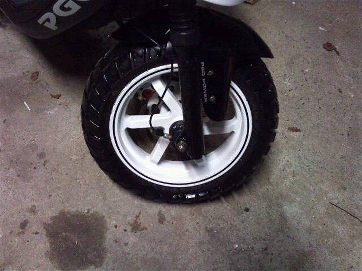 PGO Hot 50 Naked billede 5