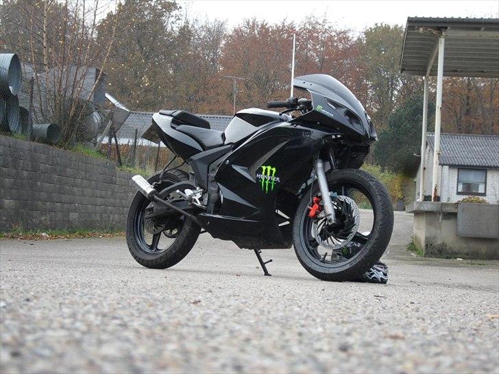 Rieju Rs2 Matrix - Monster Energy Edition  billede 1