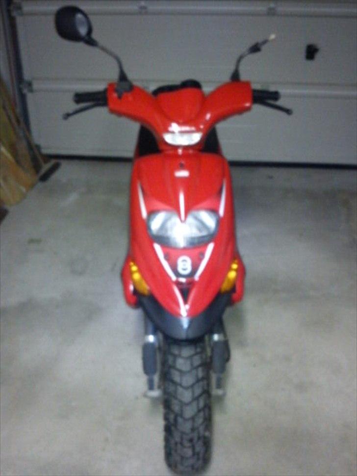 Gilera Stalker (sælges) - kun højre side spejl sidder tilbage, da forrige ejer har ødelagt det andet :( billede 1