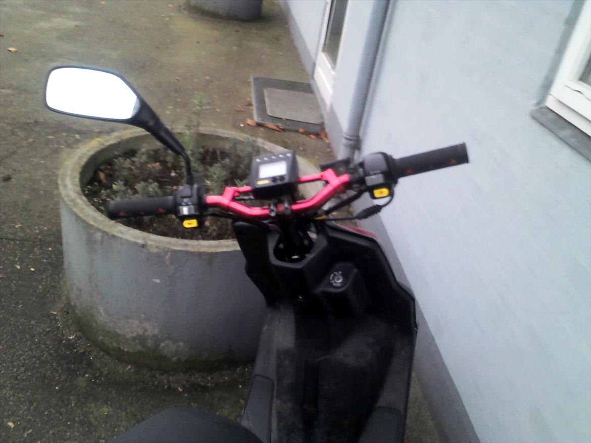 PGO Hot 50 (rød) - Efter! (: billede 2