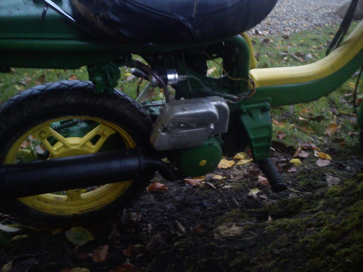 Suzuki FZ 50 - En lille John Deere grøn FZ-50 :)
Der kommer flere billeder.
(Motoren) billede 4