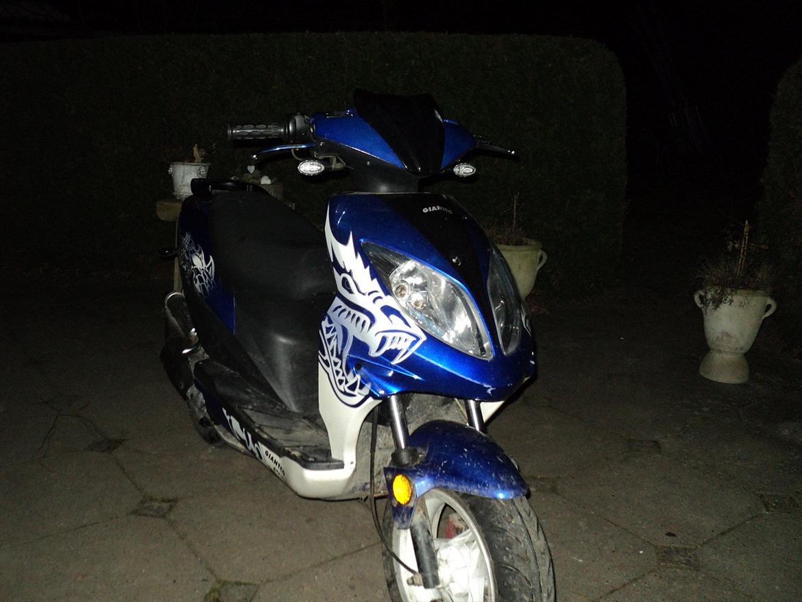 Giantco Spartan [Tidl. scooter]  billede 1